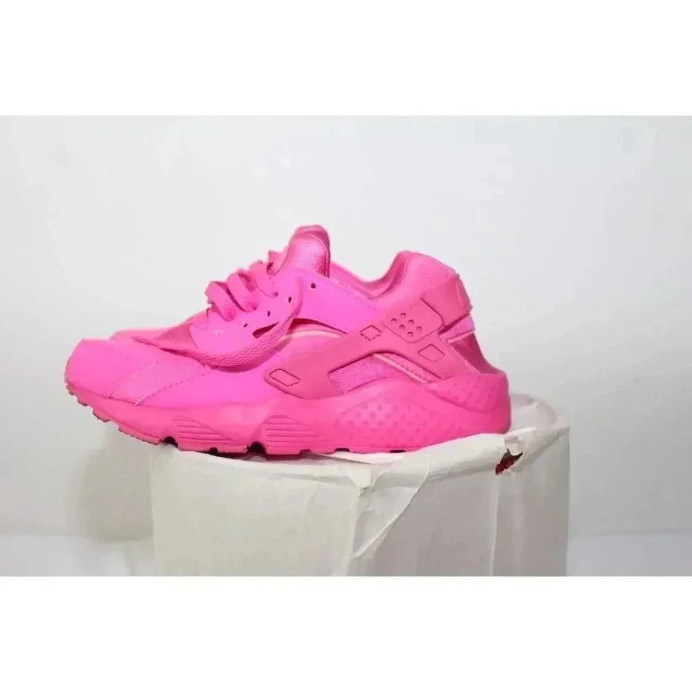 ladies Nike HUARACHE shoes size 4.5